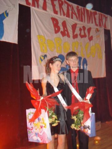 Balul Bobocilor: Entertainment de calitate cu bobocii de la Colegiul „Andronic Motrescu” Rădăuți