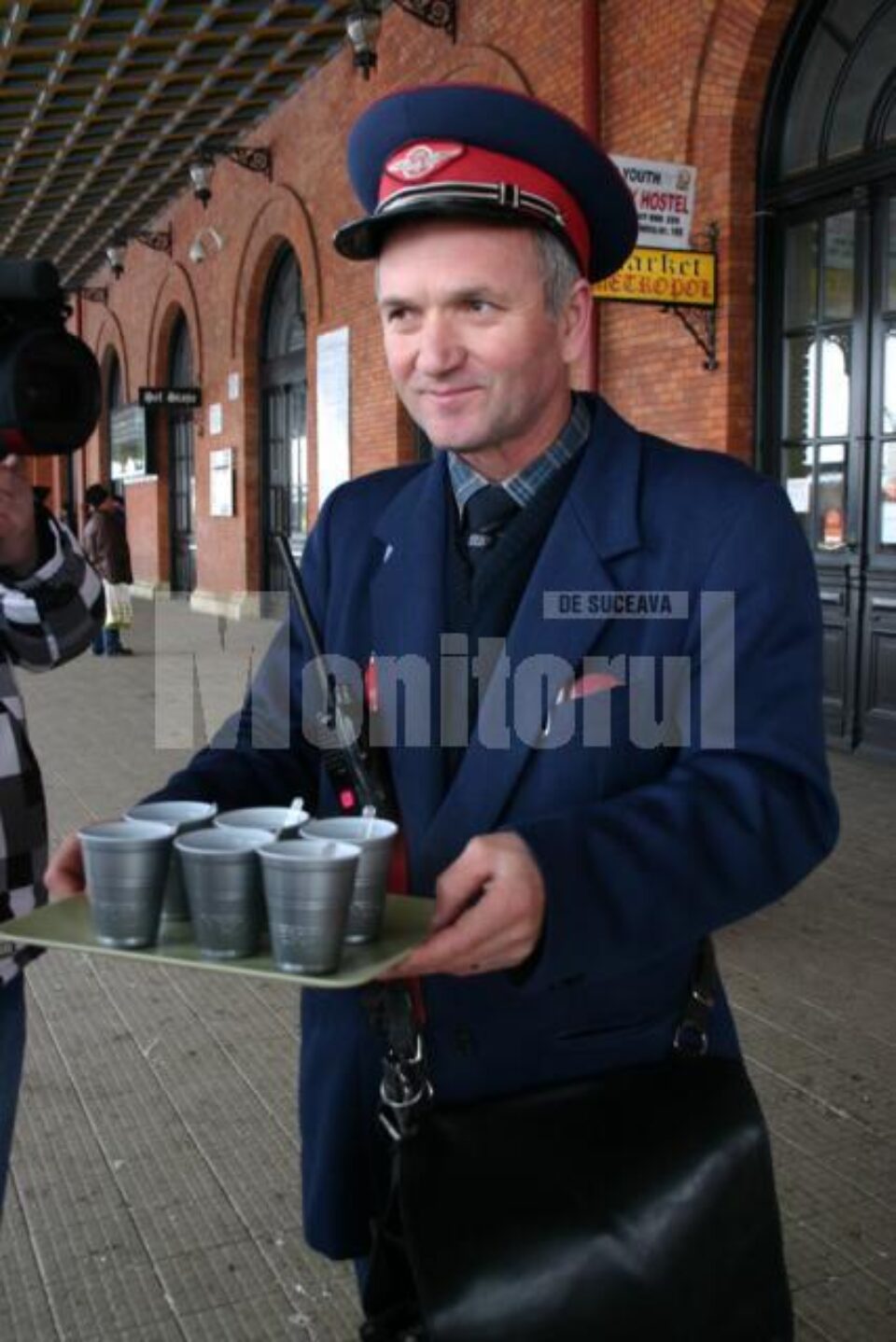 Călătorii din tren au primit ceai din partea ceferiștilor