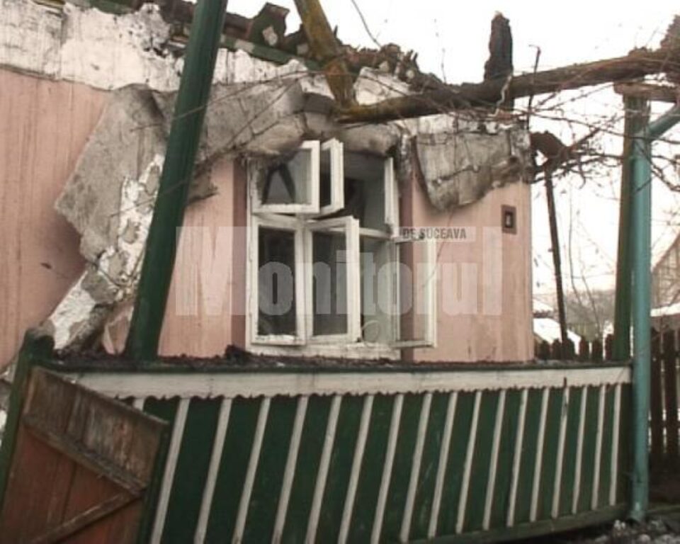 Fără șansă: Tatăl a trei fetițe minore, găsit mort în casa-i cuprinsă de flăcări