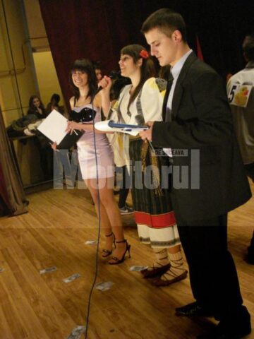 Balul Bobocilor: Entertainment de calitate cu bobocii de la Colegiul „Andronic Motrescu” Rădăuți