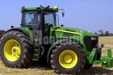 Un astfel de tractor s-a volatilizat peste noapte de la ferma din Bălcăuți
