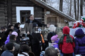 Sărbători de iarnă: Crăciunul în Bucovina a început cu darurile lui Moș Nicolae pentru copii