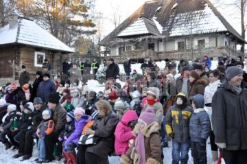 Sărbători de iarnă: Crăciunul în Bucovina a început cu darurile lui Moș Nicolae pentru copii