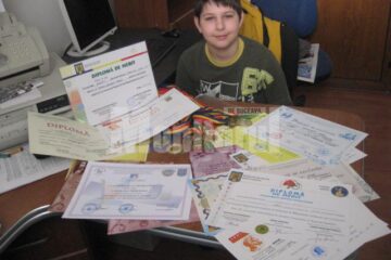 Mihai a participat la numeroase concursuri, întorcându-se de la majoritatea cu medalii, premii și diplome