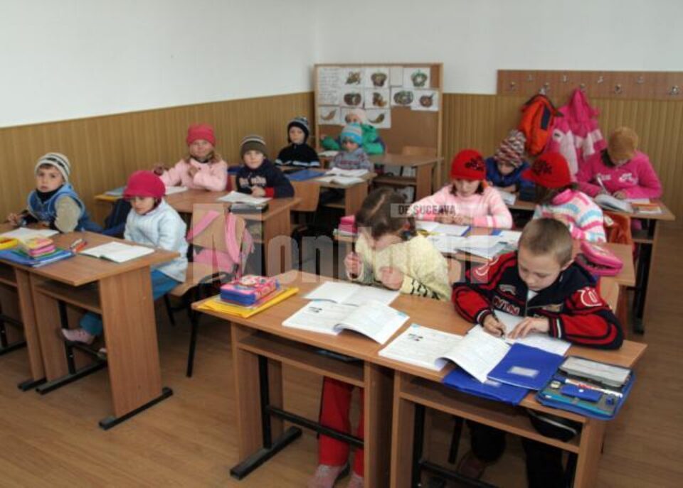 Unii dintre elevii din județ vor merge la școală în Ajunul Crăciunului Unii dintre elevii din județ vor merge la școală în Ajunul Crăciunului