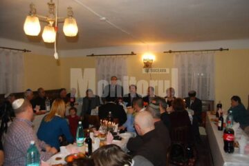 Sărbătoare: Prim-rabinul României a participat la aprinderea lumânărilor de Hanuca, la Suceava