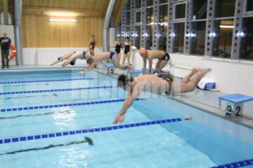 Bazinul de înot de la Universitate a găzduit întrecerea între facultățile sucevene