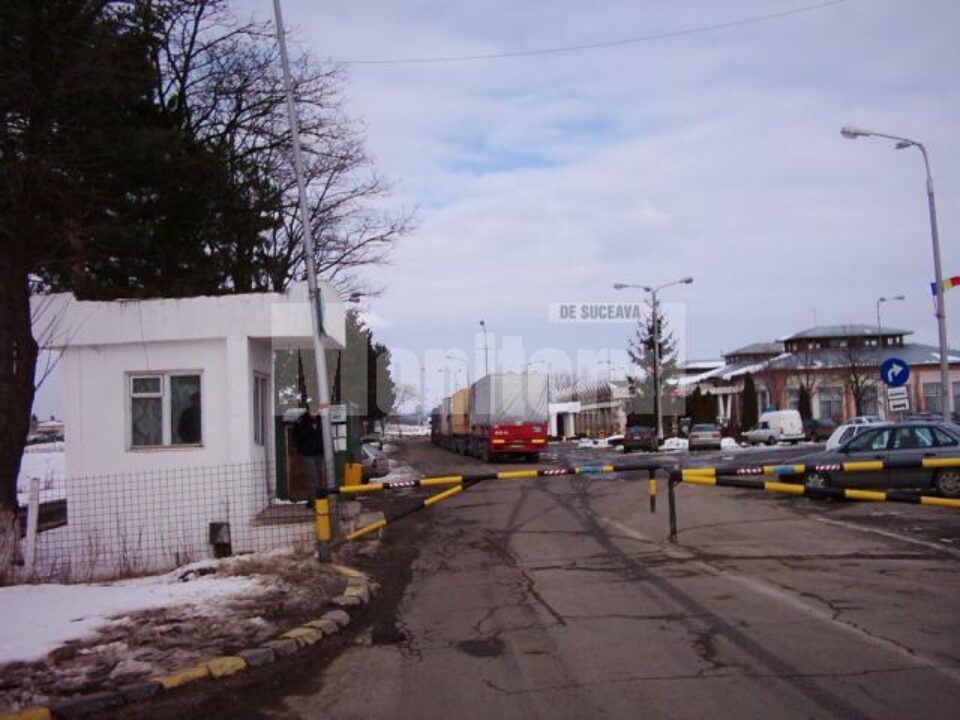 Verificările se fac atât pentru mașinile care vin dinspre Ucraina, cât și printre cele care ies din țară