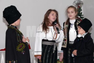 Spectacol caritabil „Dăruind din suflet” la Fălticeni