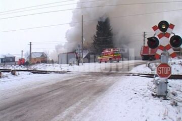 Intervenție dificilă: Pompierii au salvat trei animale dintr-o șură în flăcări