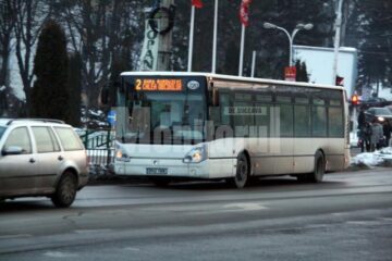 De la 1 ianuarie 2011, o călătorie cu autobuzele sau cu microbuzele TPL va costa doi lei