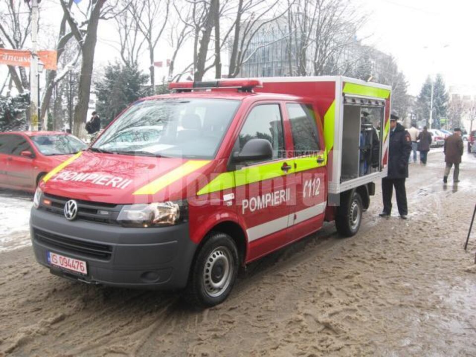 Cele două noi autospeciale de descarcerare primite de ISU de la Consiliul Județean