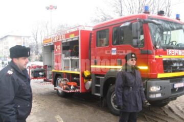 Cele două noi autospeciale de descarcerare primite de ISU de la Consiliul Județean