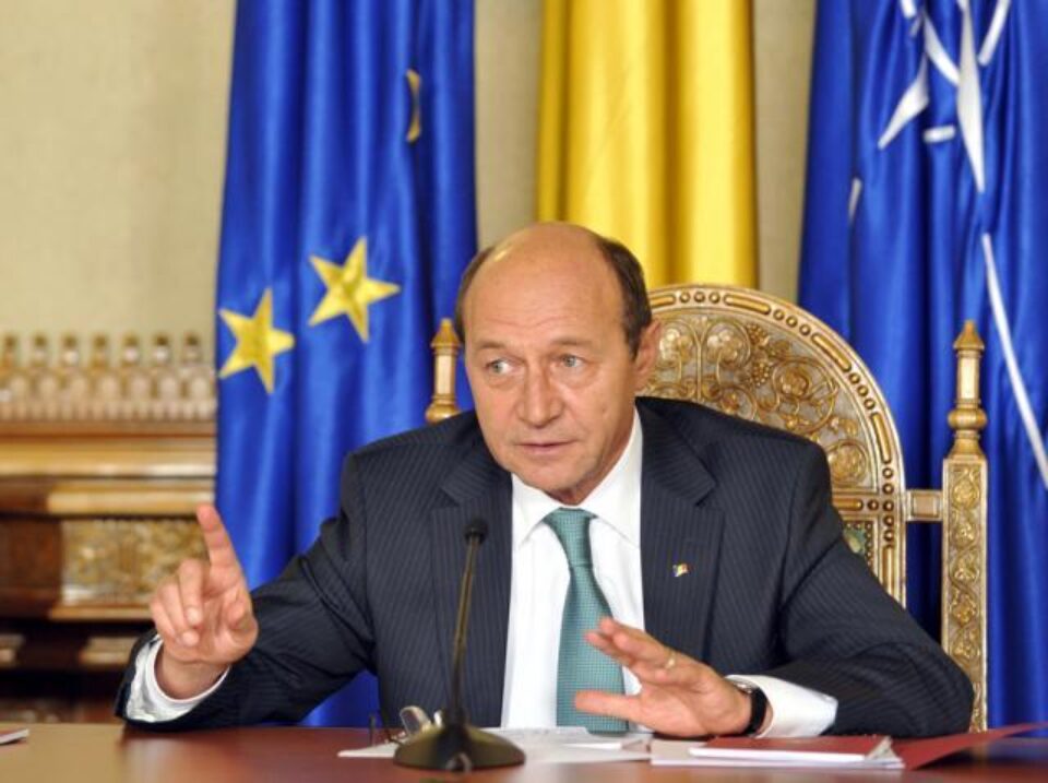 Șeful statului a semnat, ieri, decretul de promulgare a Legii privind sistemul unitar de pensii publice. Foto: Sorin LUPȘA