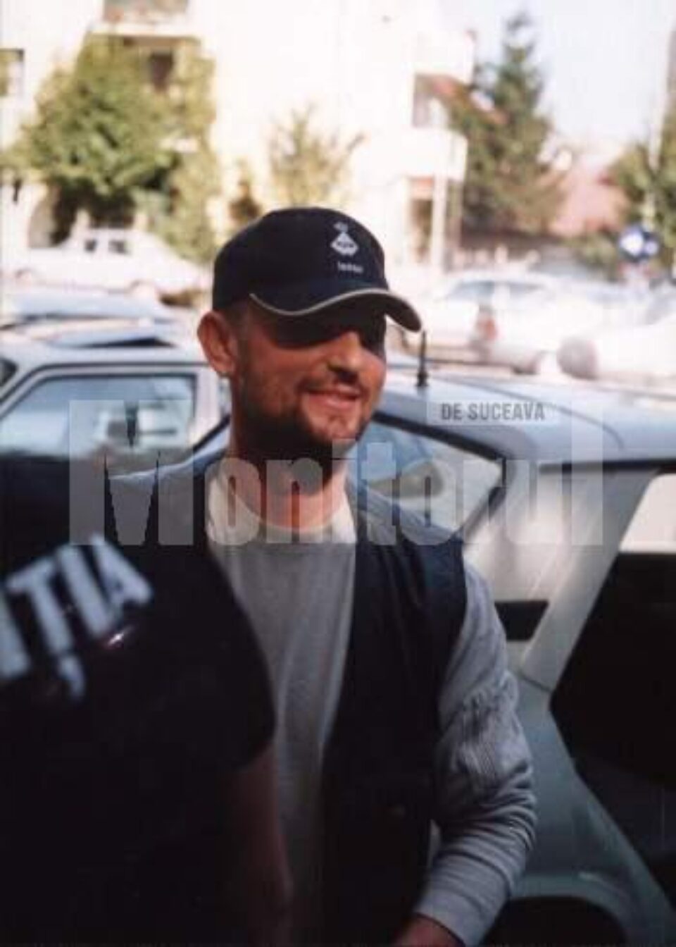 Severin Tcaciuc își omoară timpul în pușcărie cântând la acordeon