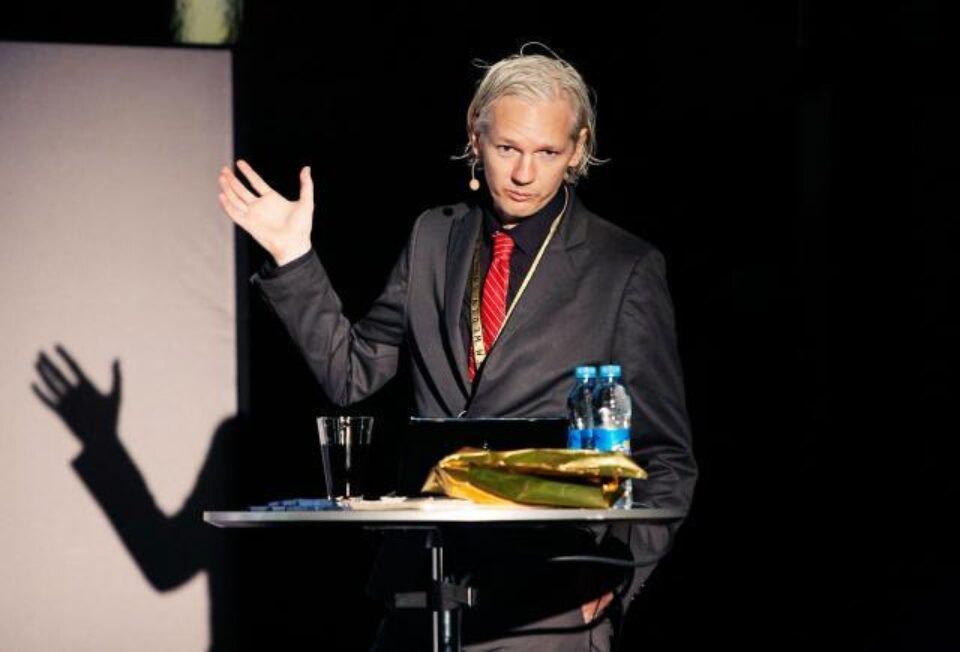 Julian Assange, desemnat "starul rock al anului" de ediția italiană a revistei Rolling Stone