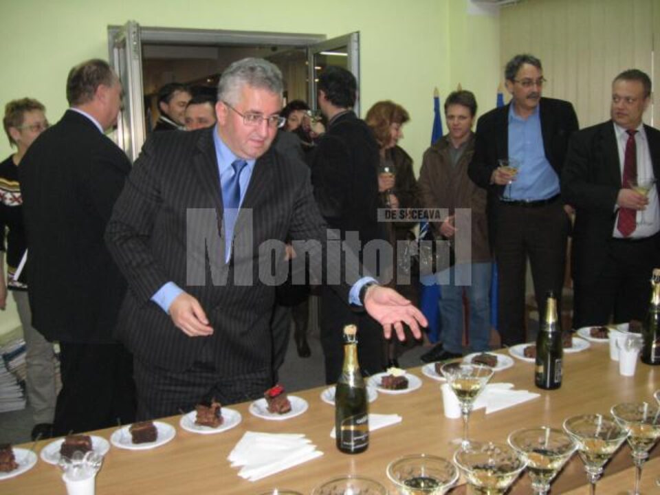 Final de an: Ultima ședință de Consiliu Local, încheiată cu șampanie și tort