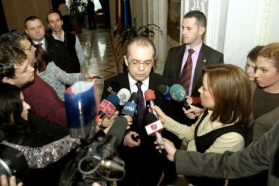 Boc: Mi-am cumpărat, ca orice român, un iPad