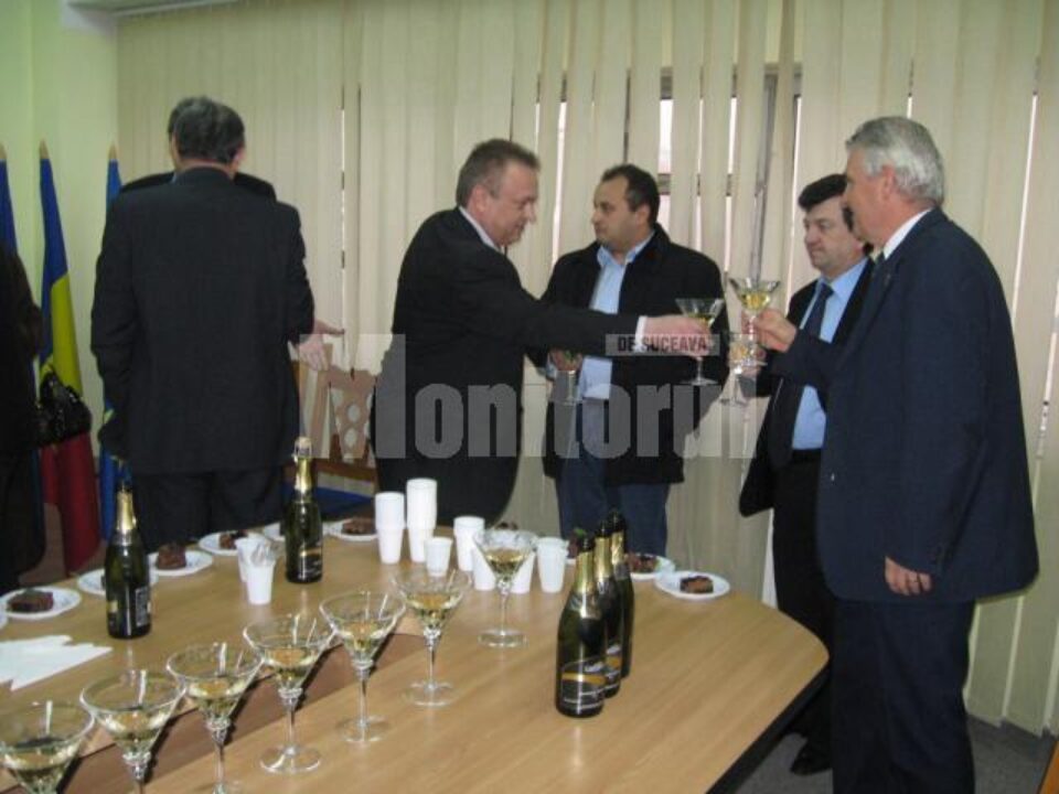 Final de an: Ultima ședință de Consiliu Local, încheiată cu șampanie și tort