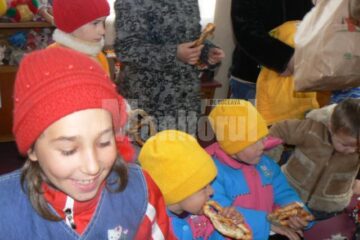 Campania de ajutorare a copiilor afectați de inundații „Și copiilor le pasă”