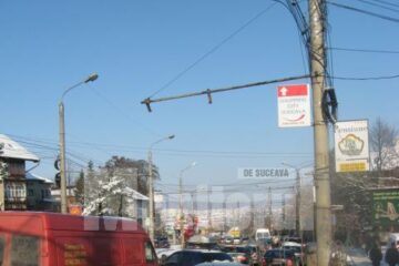 Sute de mașini au circulat bară la bară