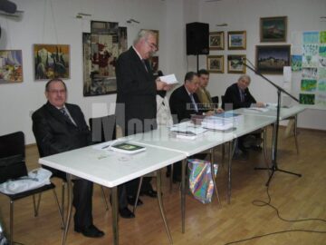 Prof. univ. dr. Mihai Iacobescu rostind laudatio pentru Nicolae Cârlan