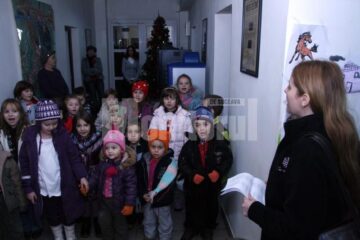 Redacția Monitorul de Suceava: Miniconcert de colinde susținut de preșcolarii de la „Așchiuță”