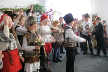 Daruri pentru copiii din Crucea