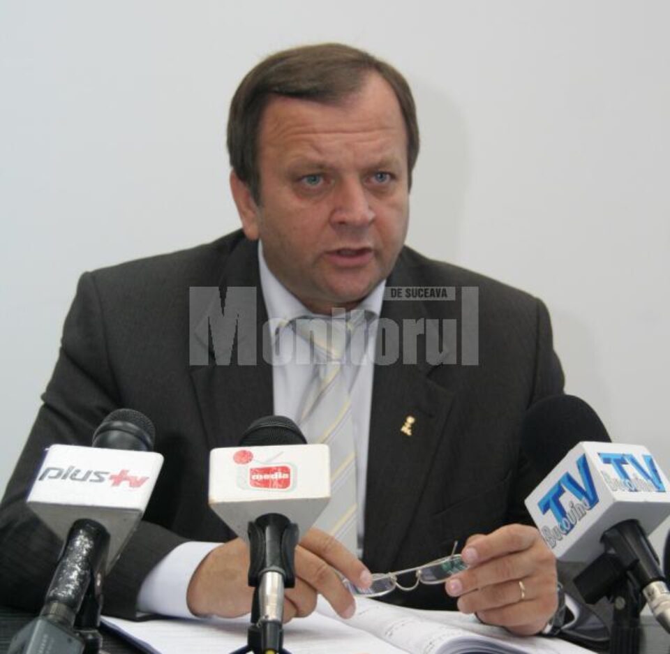 Gheorghe Flutur: „Încălzirea orașului este sarcina primarului din Vatra Dornei” Gheorghe Flutur: „Încălzirea orașului este sarcina primarului din Vatra Dornei”