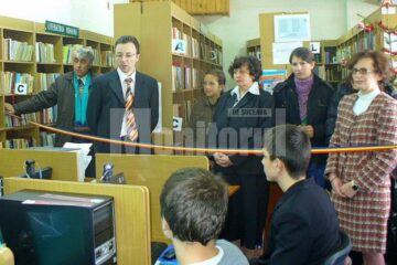 Moment de la inaugurarea serviciului de acces gratuit Internet de la Filiala Burdujeni a Bibliotecii Bucovinei I.G. Sbiera