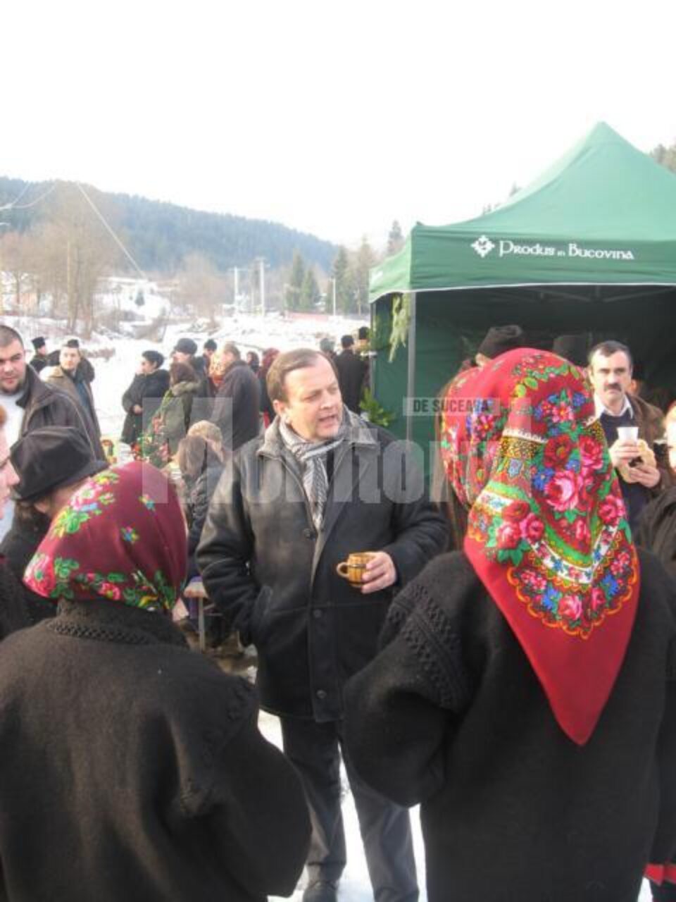 La spectacolul de colinde au participat președintele Consiliului Județean Suceava, Gheorghe Flutur, vicepreședintele Vasile Ilie, precum și numeroși șefi de instituții sucevene