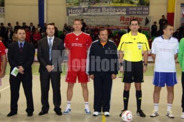 Meci vedetă: Crema fotbalului sucevean a făcut spectacol în sala LPS