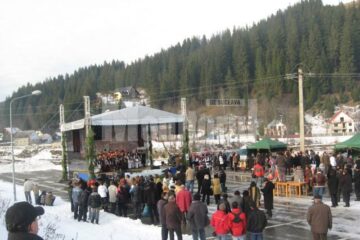 Mai multe grupuri de colindători din județ au participat joi la Festivalul „Colinda Colindelor”, eveniment organizat la Sucevița