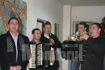 Alexandru Recolciuc și „Cetina”, cu colinda la Monitorul de Suceava