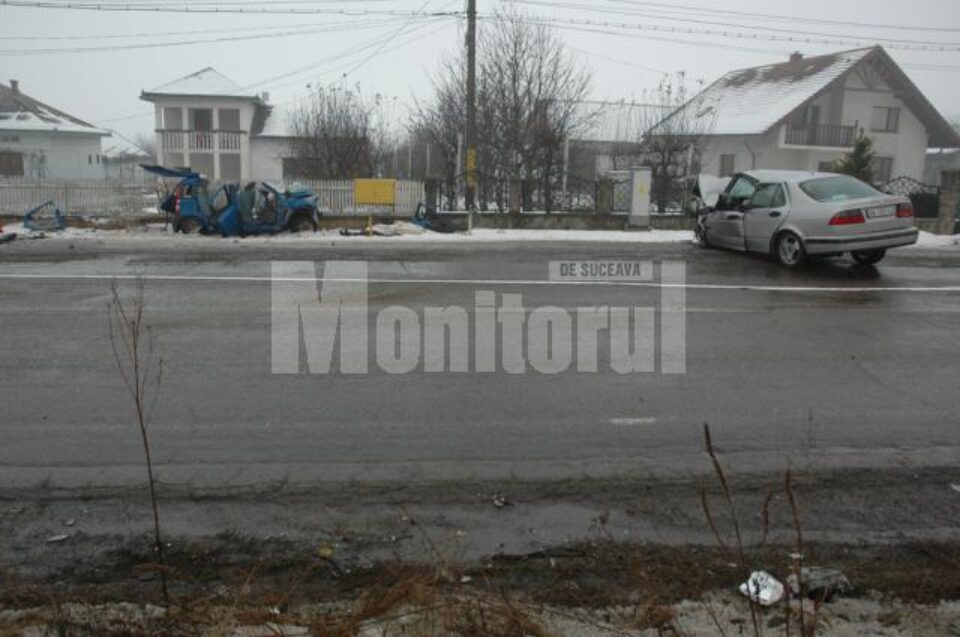 Impactul deosebit de violent a răsucit cele doua mașini