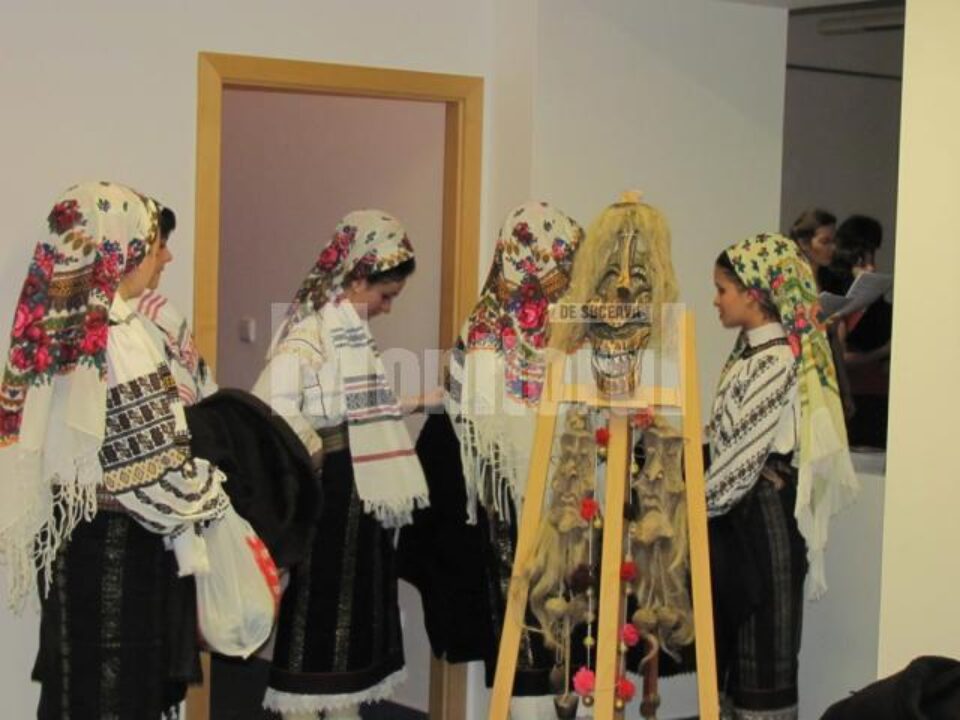 Obiceiuri de iarnă din Bucovina, la Praga