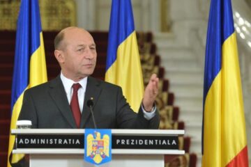 Șeful statului a semnat, ieri, decretele de promulgare a legilor salarizării și bugetului. Foto: Sorin LUPȘA