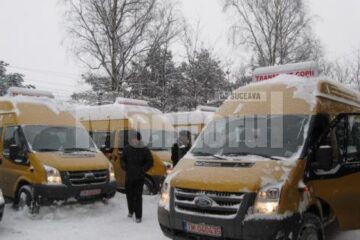 Ministerul Educației a repartizat județului Suceava șase microbuze destinate transportului elevilor la școală