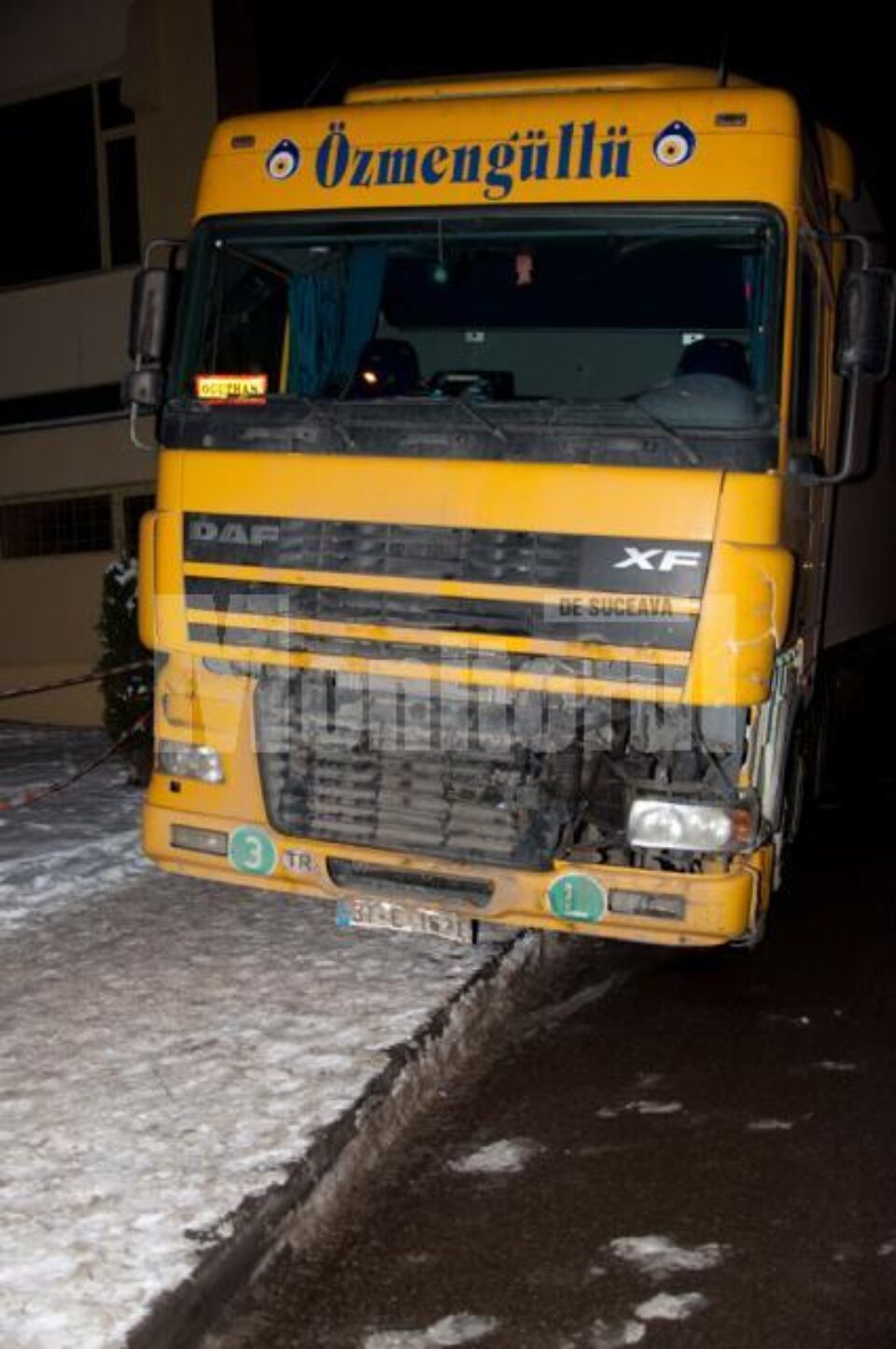 Tirul implicat in accident, sechestrat la sediul Politiei Rutiere. Foto: Honey CRAMARIUC