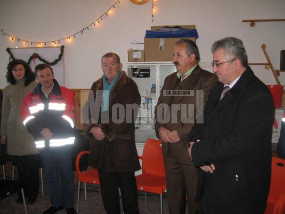 Sfințirea sediului s-a făcut în prezența primarului Sucevei, Ion Lungu, a directorului Serviciului de Ambulanță, Daniel Martiniuc, a șefului Direcției de Sănătate Publică, Ludovic Abiței