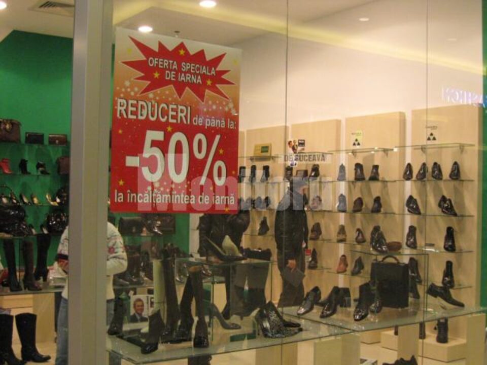 Din 15 ianuarie magazinele pot vinde îmbrăcăminte și încălțăminte la preț redus, după ce notifică primăria cu privire la perioada de soldare