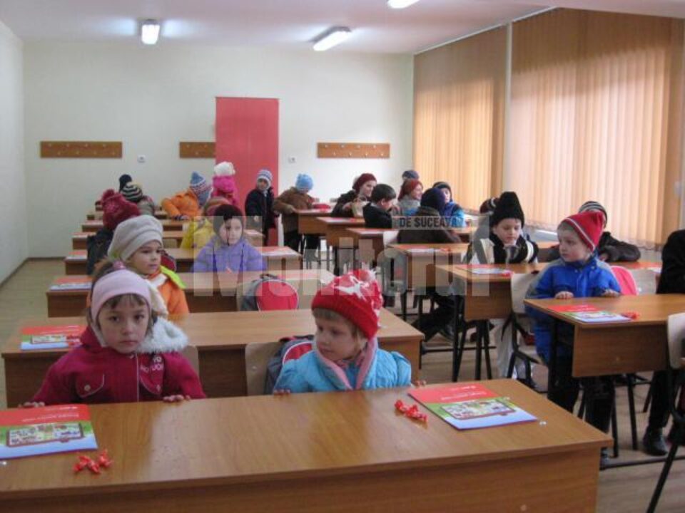 Copiii care vor împlini 6 ani până la 1 septembrie 2012 trebuie dați la școală chiar din acea toamnă, întrucât așa prevede noua Lege a educației