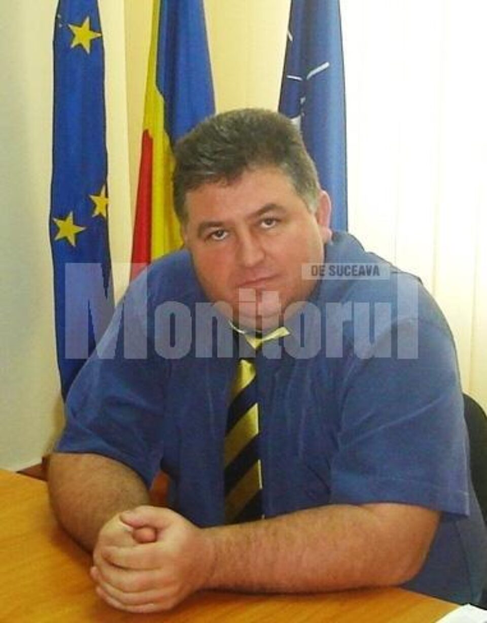 Comandantul Poliției orașului Gura Humorului, comisarul șef Vasile Andronic, este în concediu medical de luni de zile