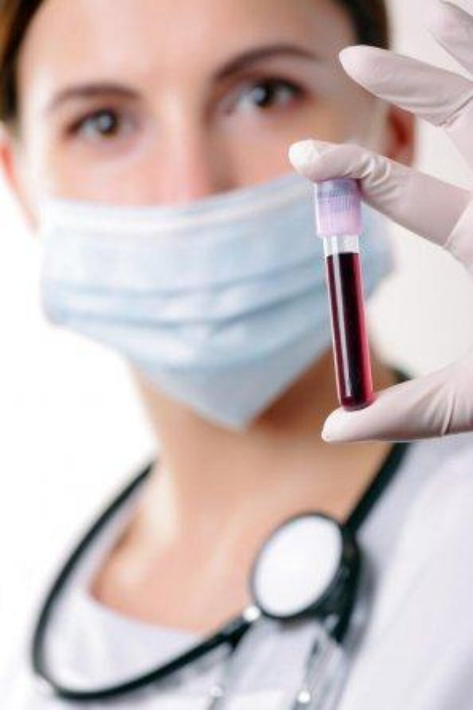Un nou test sangvin pentru detectarea timpurie a celulelor canceroase, în curând pe piață