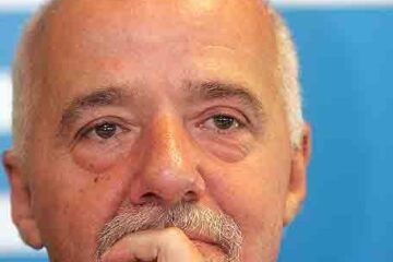 Scriitorul brazilian Paulo Coelho acuză Iranul de cenzură