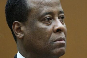 Medicul cântărețului Michael Jackson va fi judecat pentru omor prin imprudență