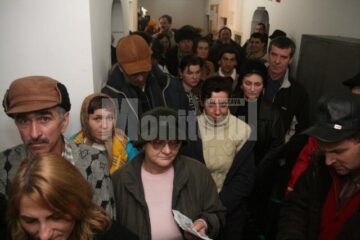 Cozi interminabile la Casa de Asigurari de Sanatate