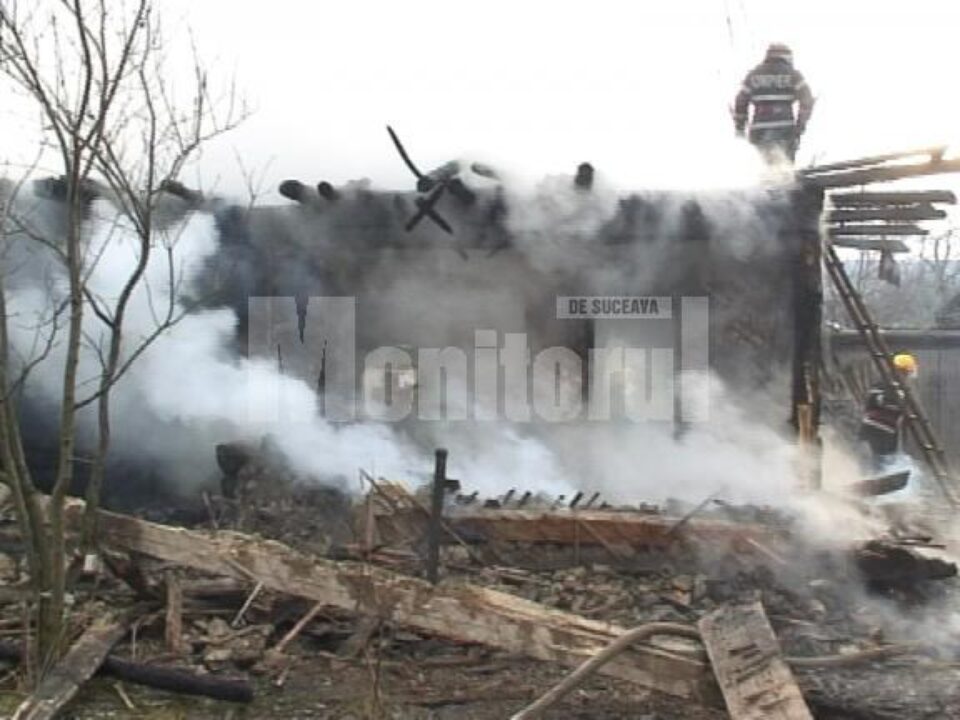 De la jarul din sobă: Bătrân decedat, în urma unui incendiu care i-a cuprins casa