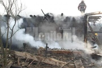 De la jarul din sobă: Bătrân decedat, în urma unui incendiu care i-a cuprins casa
