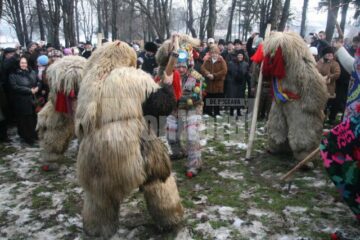 Final: Sărbătorile de iarnă s-au încheiat, ieri, la Suceava cu Parada Măștilor, la Drăgușeni